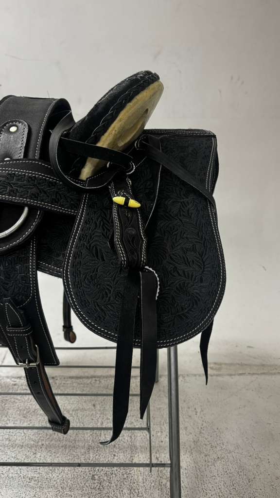 Charro Saddle – Black “La Sombra Elegante” Edition (15.5”)