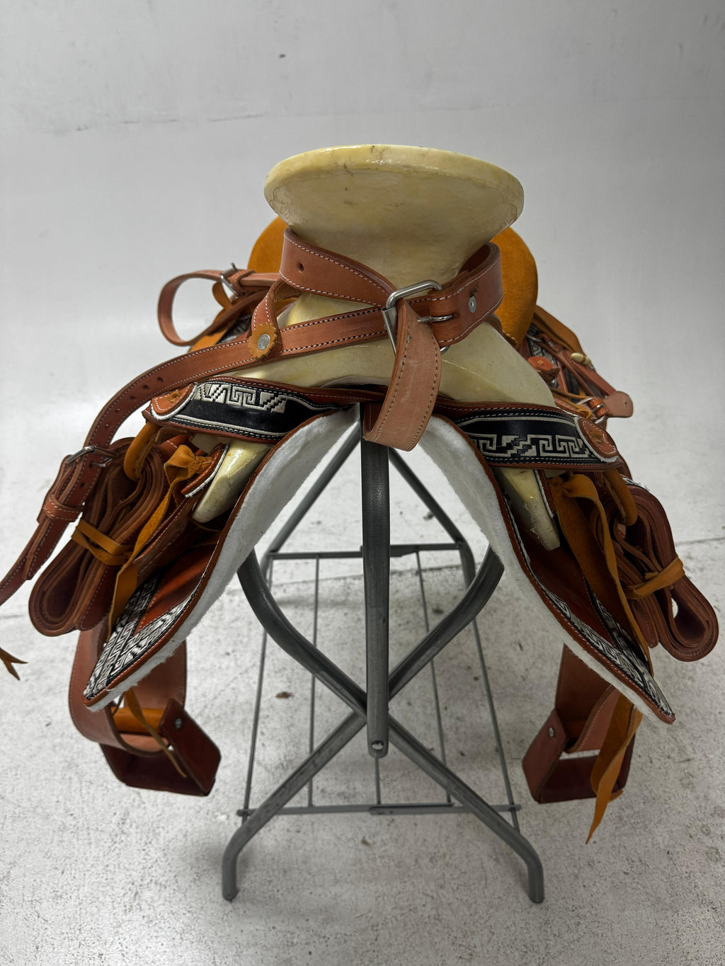 Charro Saddle – Tan Leather with Mustard Suede Seat (15.5”) “El Dorado”