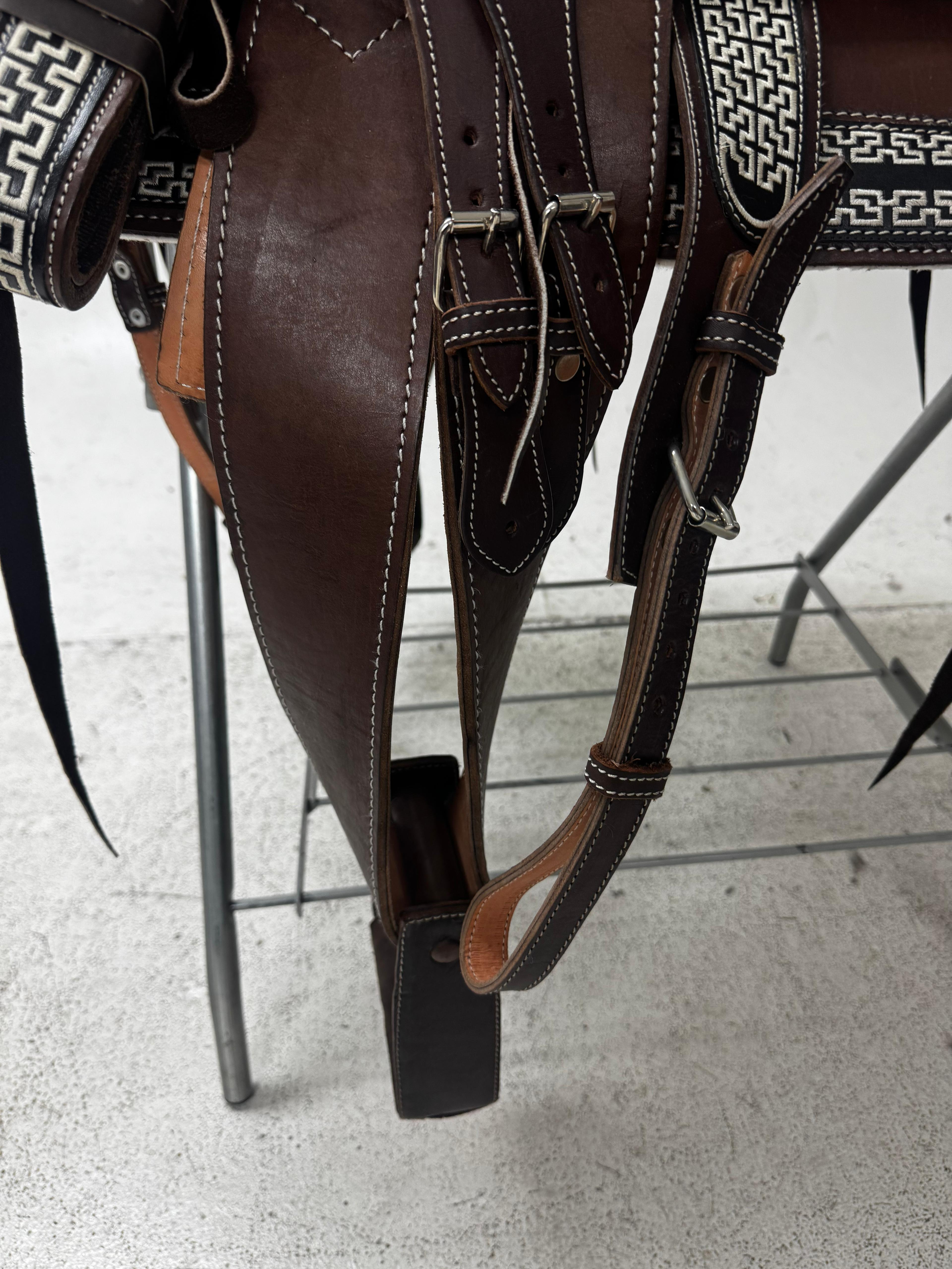 Charro Saddle – Dark Chocolate Leather with Brown Suede Seat (15.5”) “El Castaño”