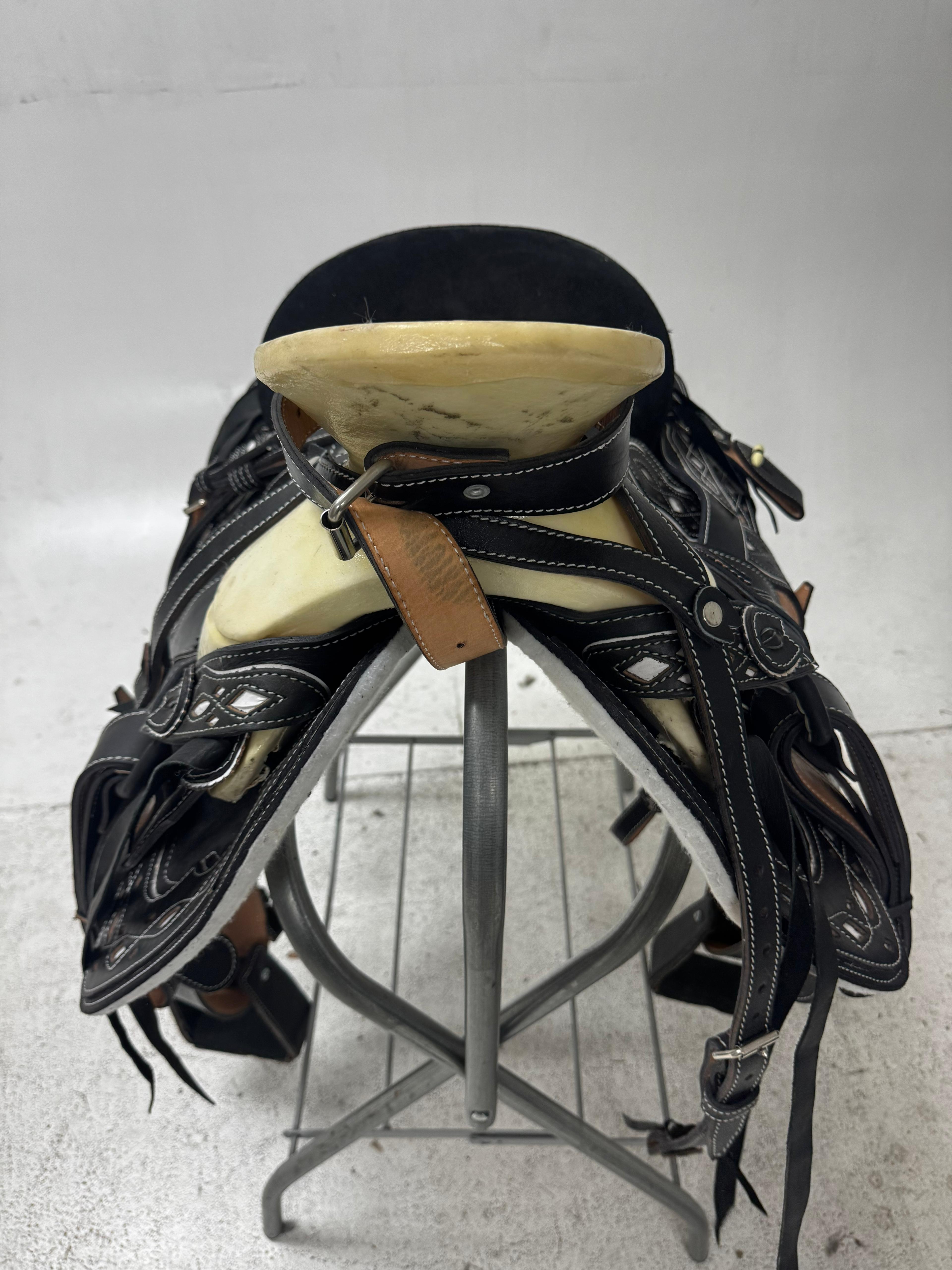 Charro Saddle – Black Leather with White Cutouts & Suede Seat (15.5”) “El Elegante”