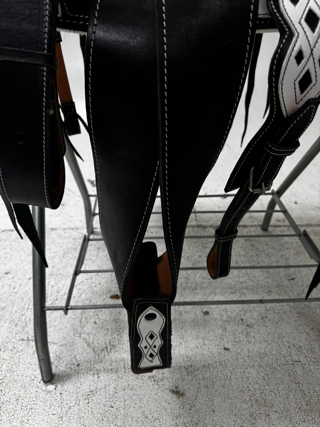 Charro Saddle – Black & White Diamond Cutout Design (15.5”) “El Clásico”
