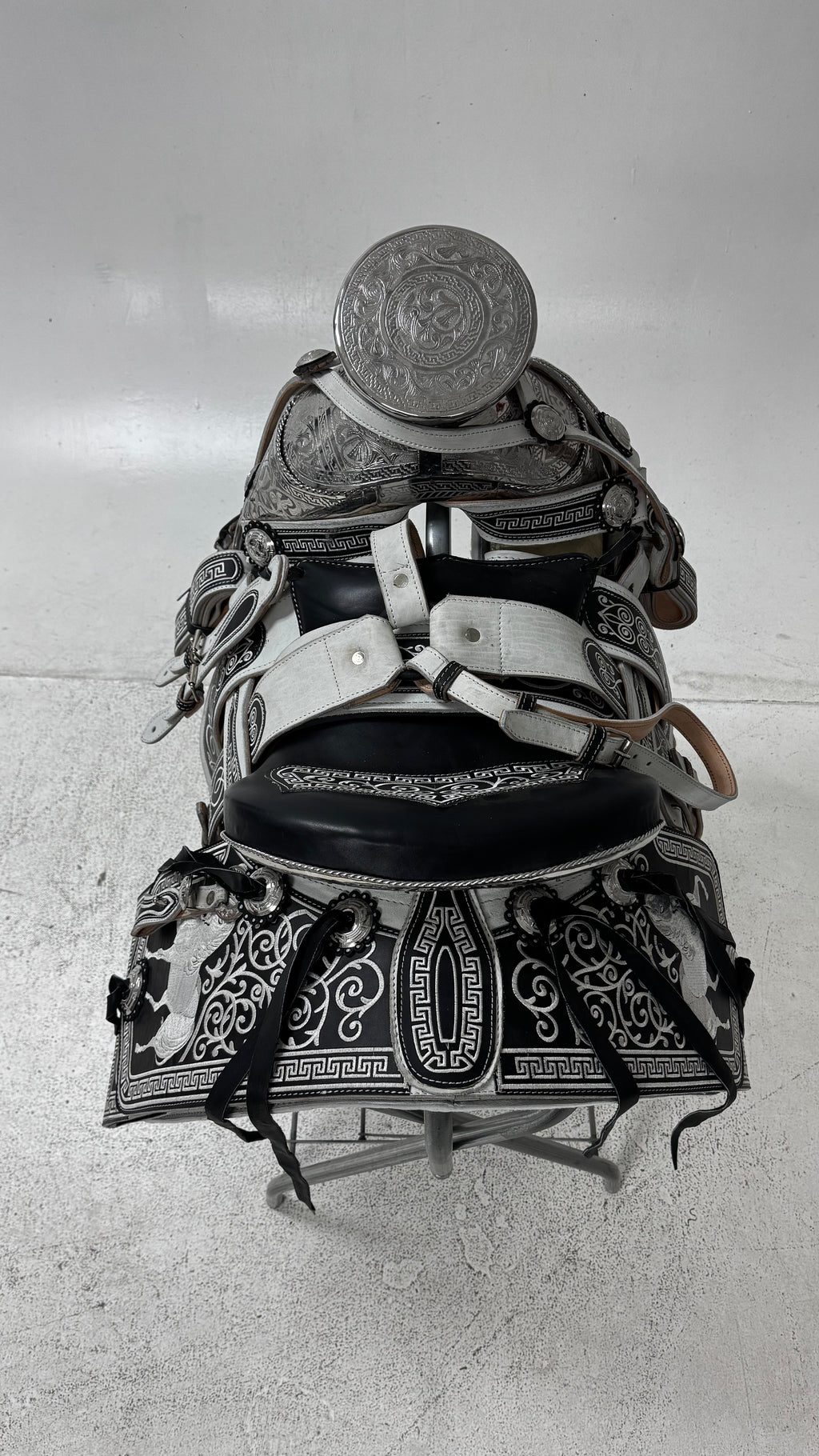 Charro Saddle – Black & Silver “El Elegante Plus” Edition (15.5”)