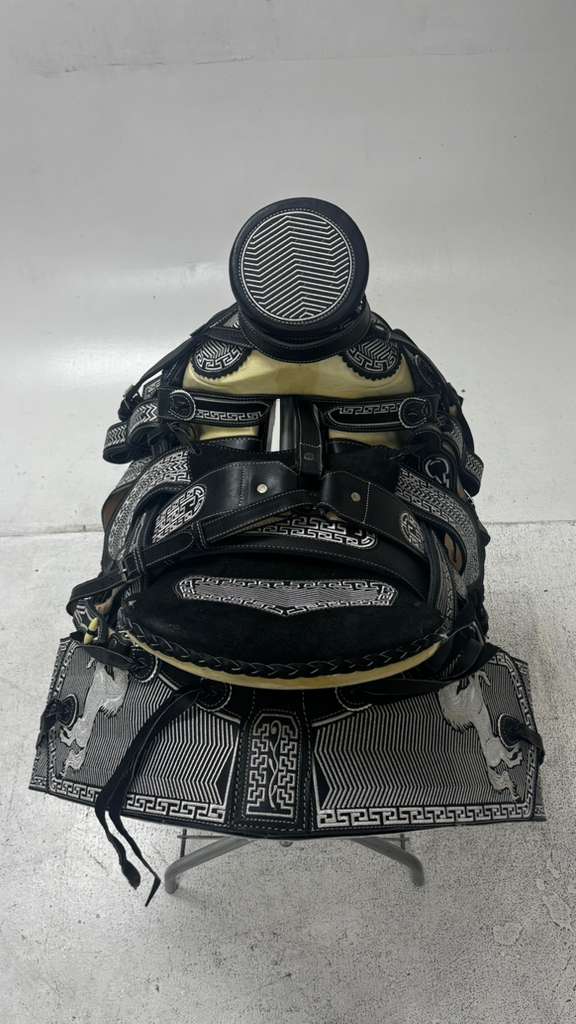 Charro Saddle – Black & White “El Guerrero Clásico” Edition (15.5”)