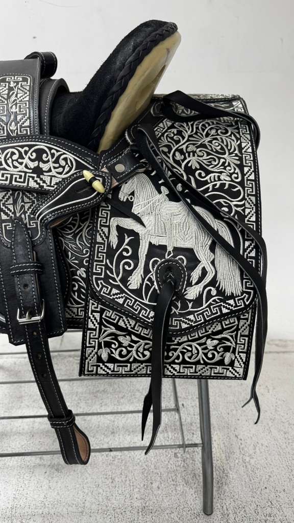 Charro Saddle – Black & White “El Guerrero Noble” Edition (15.5”)