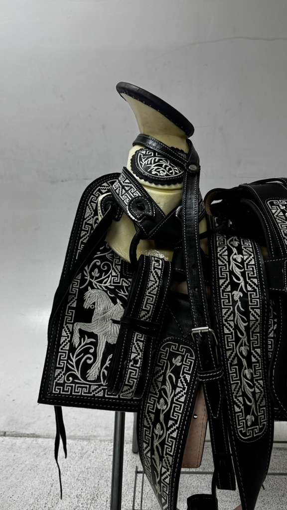Charro Saddle – Black & White “El Guerrero Noble” Edition (15.5”)