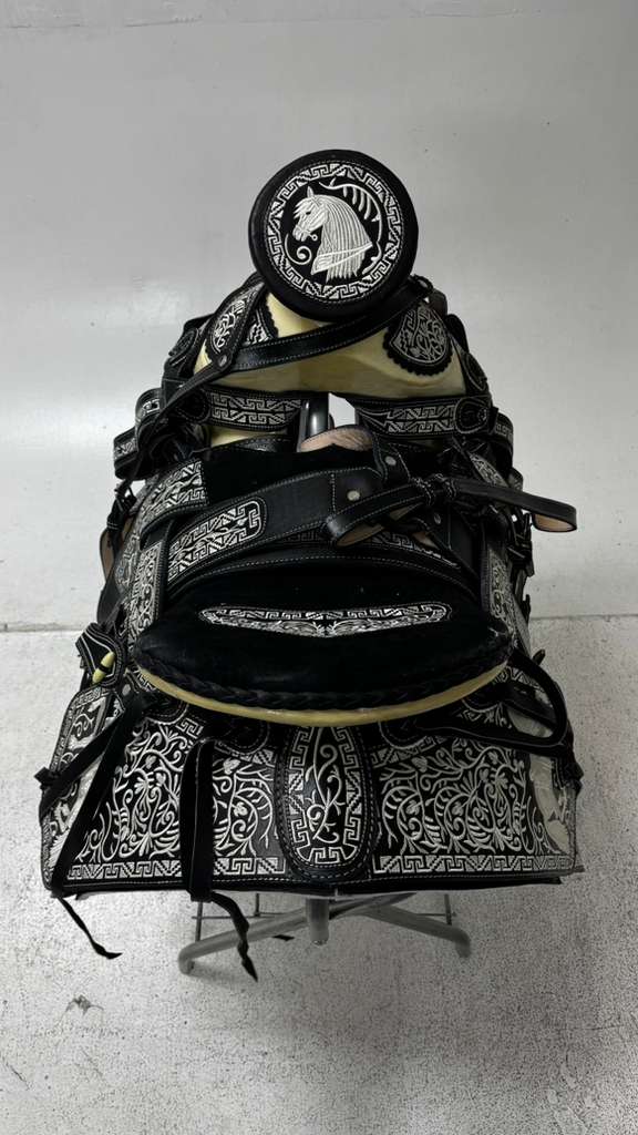 Charro Saddle – Black & White “El Guerrero Noble” Edition (15.5”)