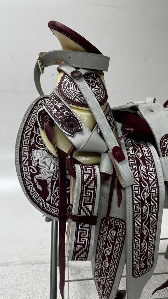 Charro Saddle – White & Burgundy “La Reina Bordada” Edition (15.5”)