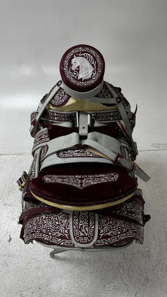 Charro Saddle – White & Burgundy “La Reina Bordada” Edition (15.5”)