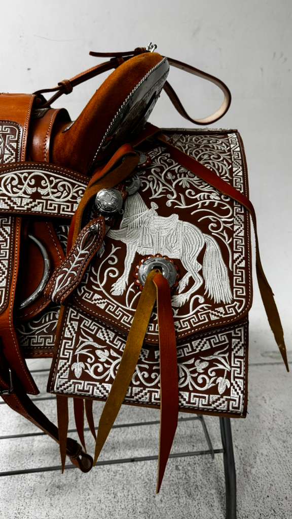Charro Saddle – Chestnut Leather “Señorial Plata” Edition (15.5”)