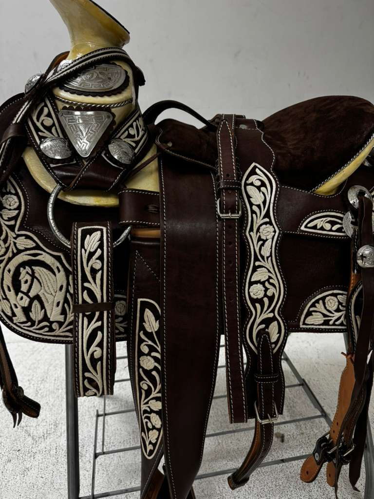 Charro Saddle – Dark Chocolate Leather Piteada Floral Embroidery (15.5”)
